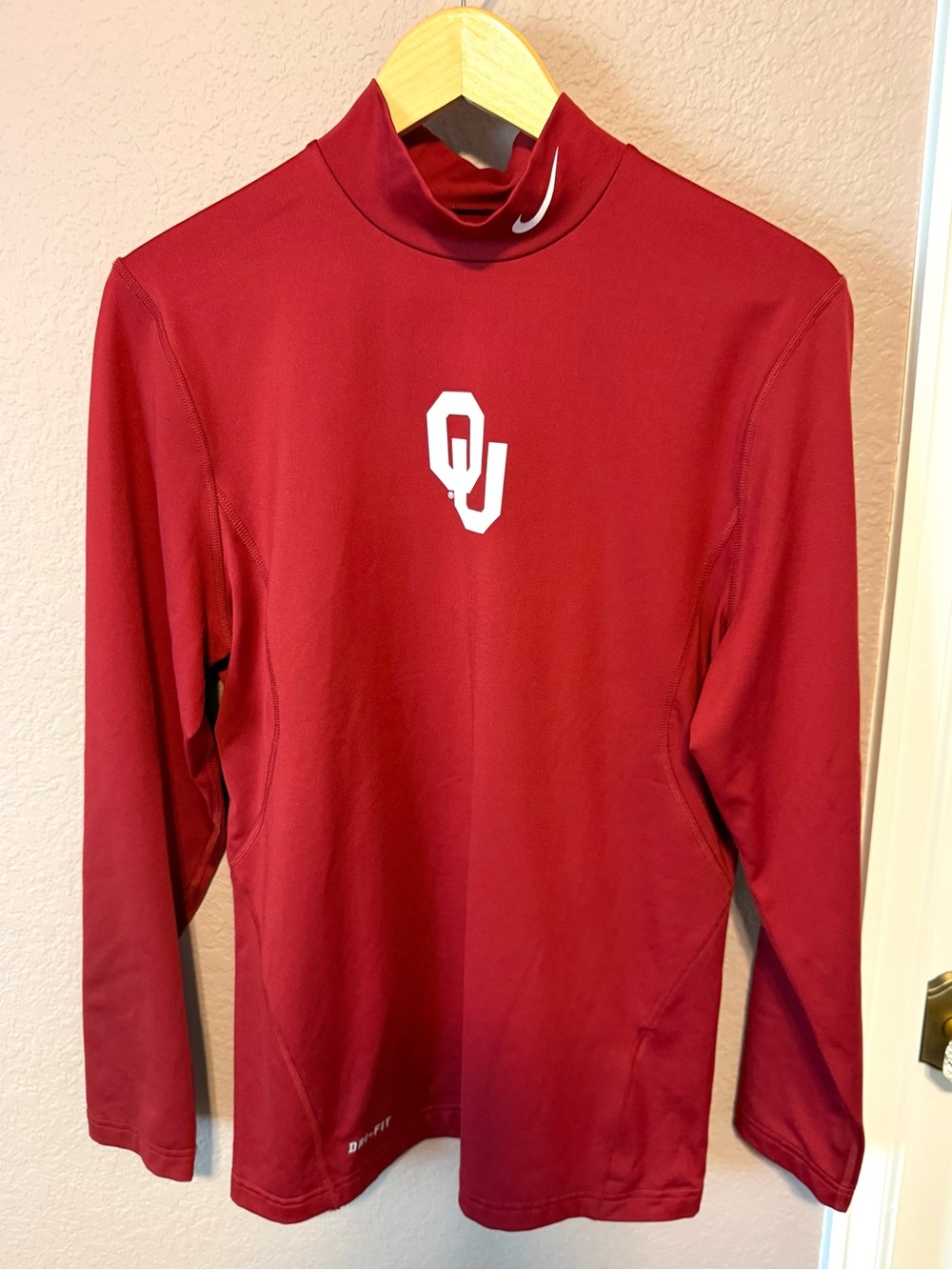 Nike Dri Fit Oklahoma Sooners Crimson Mock Neck Long Sleeve Shirt
